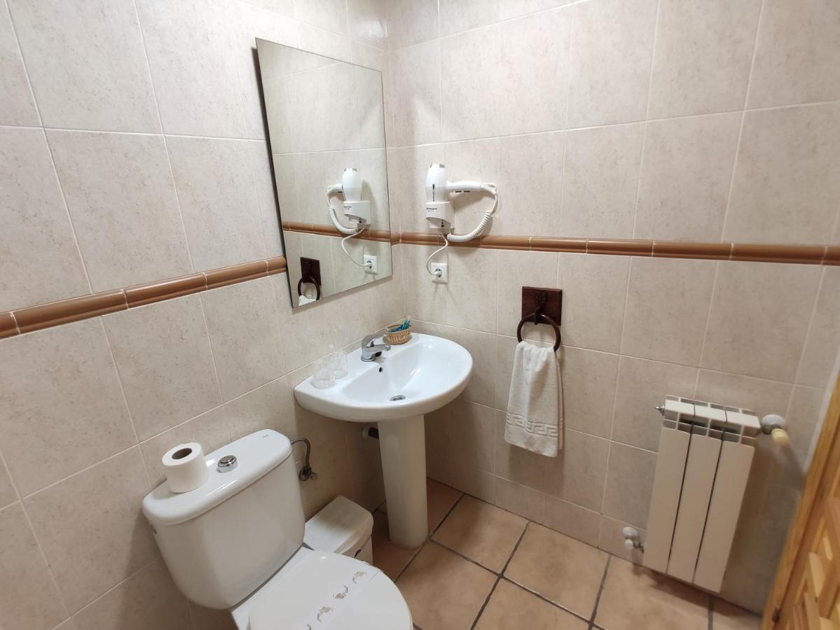 Royuela Hostal Екстер'єр фото