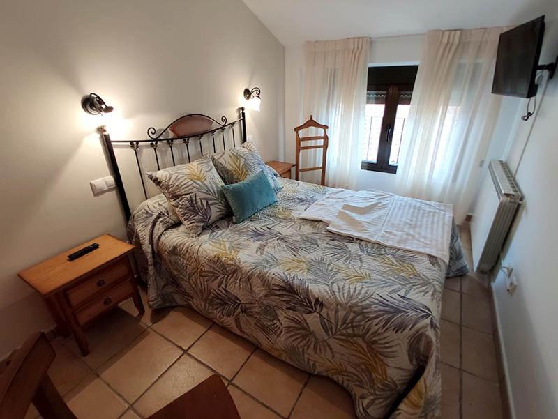 Royuela Hostal Екстер'єр фото
